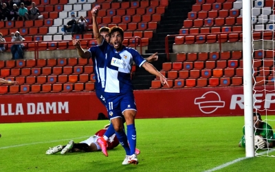 Néstor Querol, reclamant un 'gol fantasma' en l'1-0 de la primera volta | CES